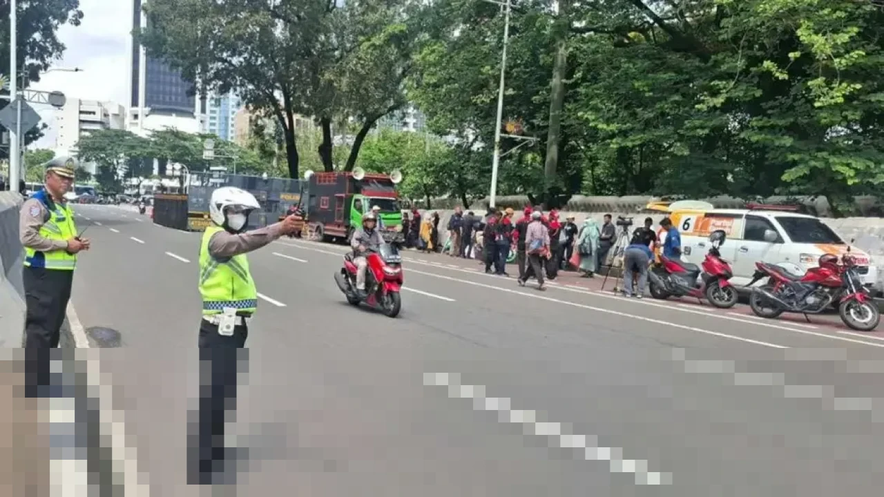 Ganjil Genap Jakarta Tetap Diterapkan 30 Desember 2025 di Tengah Rencana Demo Buruh Ganjil Genap Jakarta Tetap Diterapkan 30 Desember 2025 di Tengah Rencana Demo Buruh