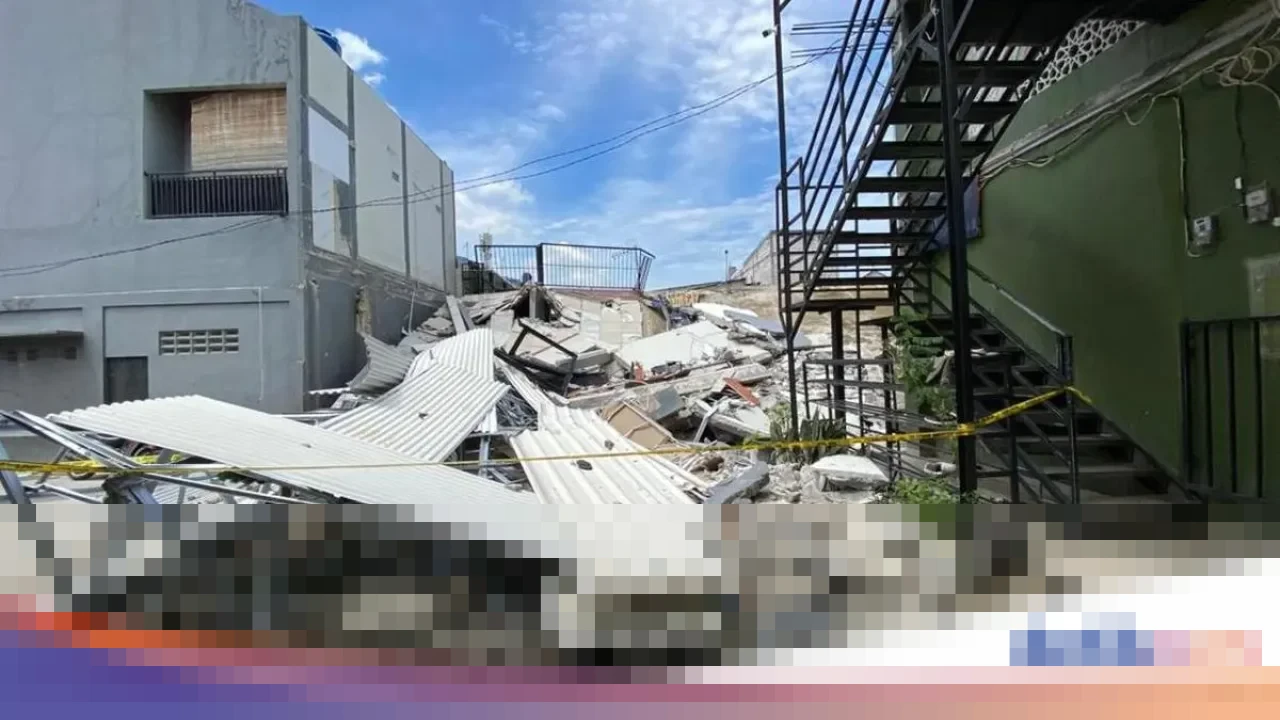 Gedung Parkir Dua Lantai di Koja Ambruk, Timpa Lima Kendaraan; Polisi Selidiki Penyebab