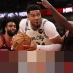 Giannis Antetokounmpo Kembali, Milwaukee Bucks Jungkalkan Chicago Bulls 112-103