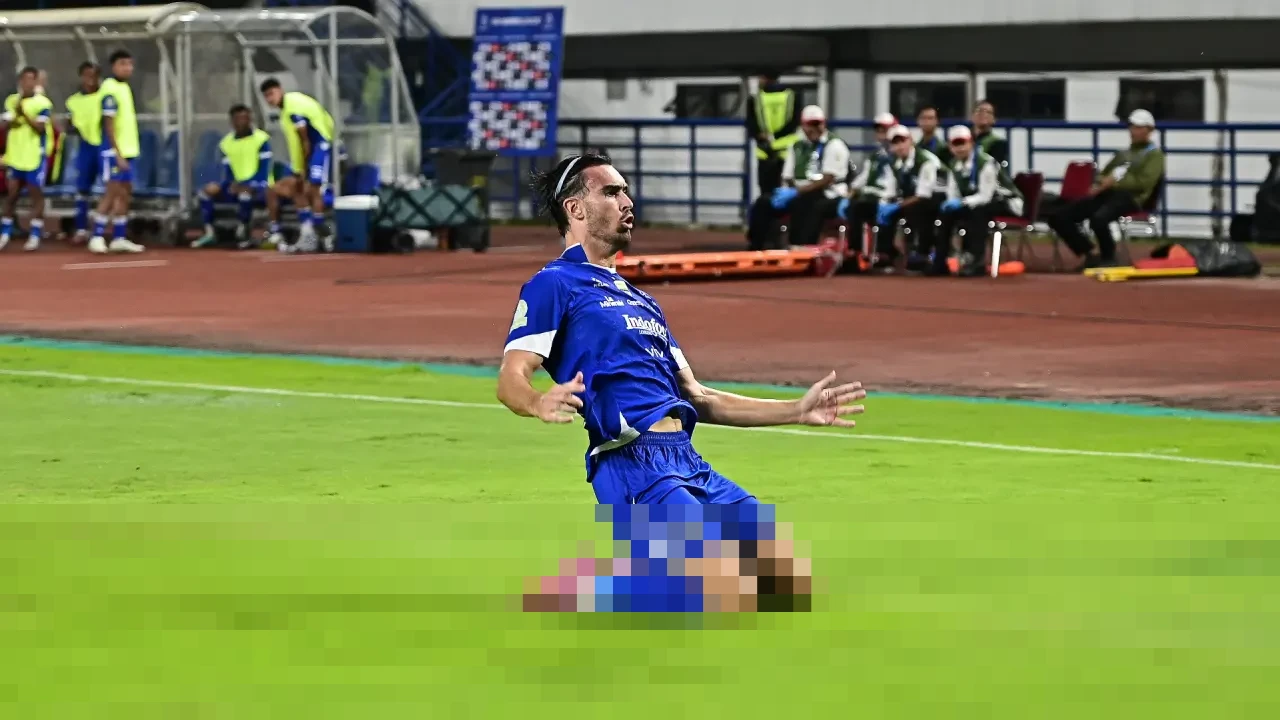 Gol Tunggal Andrew Jung Bawa Persib Taklukkan PSM 1-0, Samai Poin Borneo FC di Puncak Klasemen