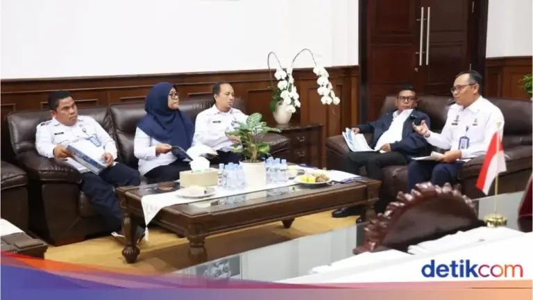 Gubernur Banten Andra Soni Imbau Warga Pantau BMKG: Jangan Termakan Hoaks Cuaca