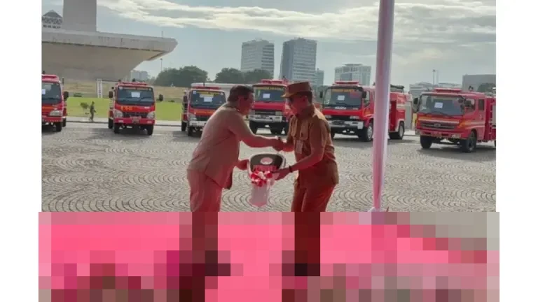 Gubernur DKI Pramono Anung Hibahkan 14 Mobil Pemadam Kebakaran, Tekankan Manfaat bagi Daerah Gubernur DKI Pramono Anung Hibahkan 14 Mobil Pemadam Kebakaran, Tekankan Manfaat bagi Daerah
