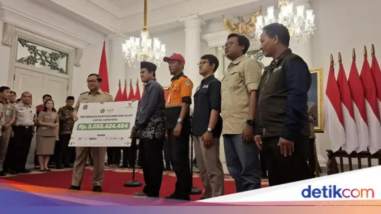 Gubernur DKI Pramono Anung Lepas 27 Ton Bantuan Kemanusiaan untuk Warga Terdampak Bencana Sumatera