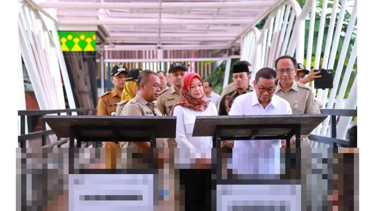 Gubernur DKI Pramono Anung Resmikan Dua JPO Ramah Disabilitas, Material Conwood Diklaim Anti-Pencurian