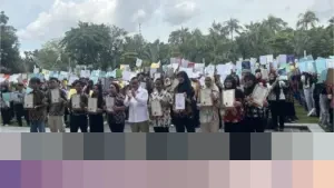 Gubernur Pramono Anung Serahkan 6.050 Ijazah Pemutihan: “Ada yang Tertahan 17 Tahun”