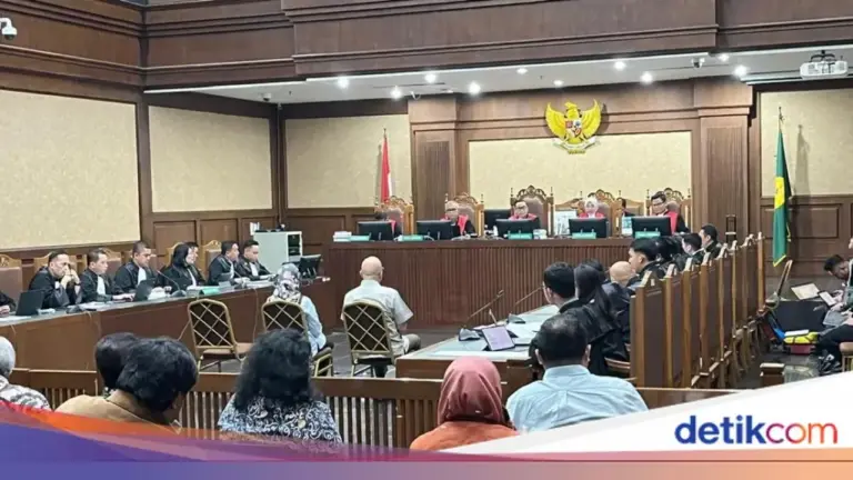 Hamid Muhammad: Nadiem Makarim Instruksikan ‘Go Ahead’ Pengadaan Chromebook Meski Gagal