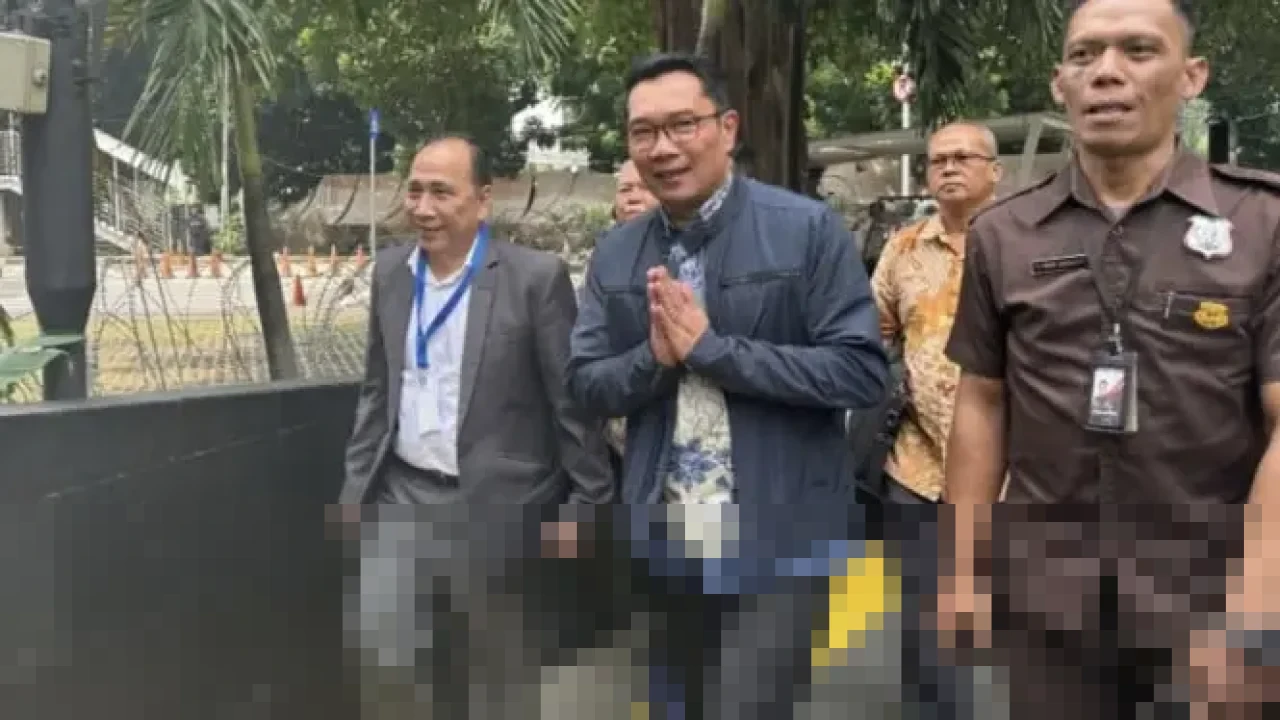 Hard Gumay Ungkap Penerawangan soal Ridwan Kamil, Sebut Ada Upaya Menjatuhkan Elektabilitas Hard Gumay Ungkap Penerawangan soal Ridwan Kamil, Sebut Ada Upaya Menjatuhkan Elektabilitas