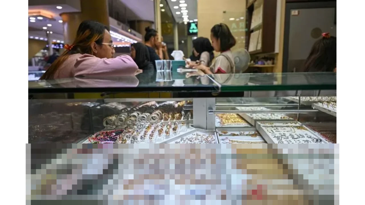 Harga Emas Antam Anjlok Rp9.000 per Gram pada Senin 29 Desember 2025, Sentuh Rp2,596 Juta Harga Emas Antam Anjlok Rp9.000 per Gram pada Senin 29 Desember 2025, Sentuh Rp2,596 Juta