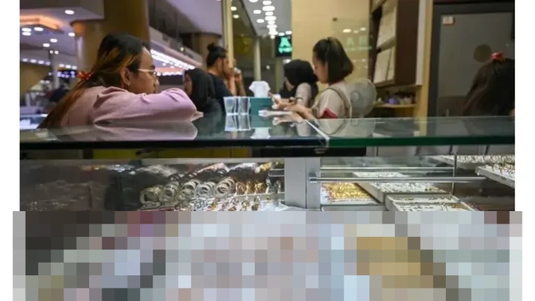 Harga Emas Antam Turun Rp9.000 per Gram pada Senin 29 Desember 2025, Kini Jadi Rp2,596 Juta