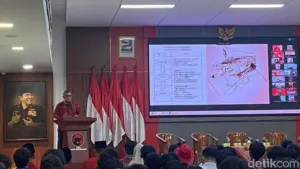 Hasto PDIP Ungkit ‘How Democracies Die’, Soroti Korupsi dan Moral Bangsa