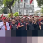 Hasto Kristiyanto Ungkap Megawati Peragakan Pentingnya Sarung di Rapat DPP untuk Korban Bencana Sumatera