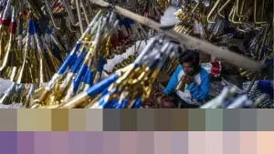 Hukum Meniup Terompet Saat Malam Tahun Baru dalam Pandangan Islam: Antara Tradisi dan Tasyabbuh