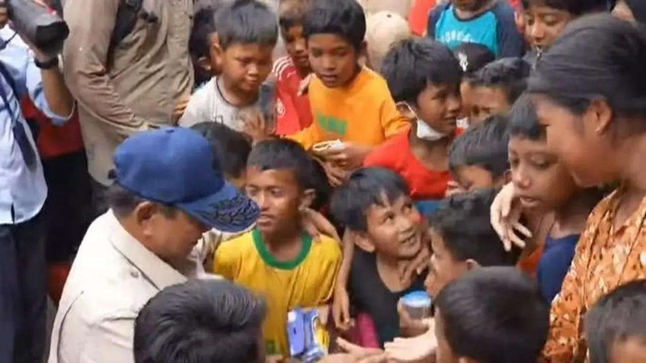 Prabowo Subianto Kunjungi Pengungsi Aceh Tamiang, Bagikan Mainan dan Beri Dukungan