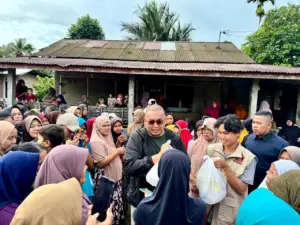 Andre Rosiade Turun Langsung ke Kampung Jambak, Salurkan Bantuan dan Tindak Lanjuti Aspirasi Warga