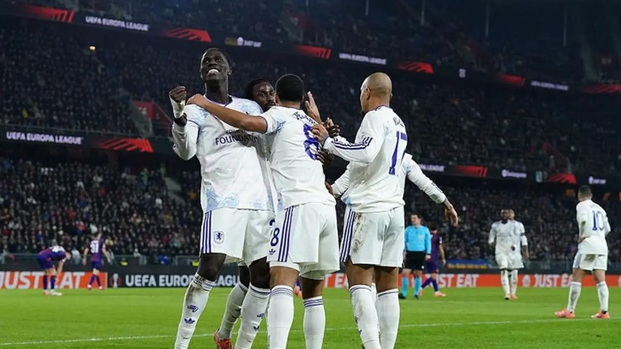 Aston Villa Panas di Eropa, Sikat Basel 2-1, Lampaui Performa Barcelona