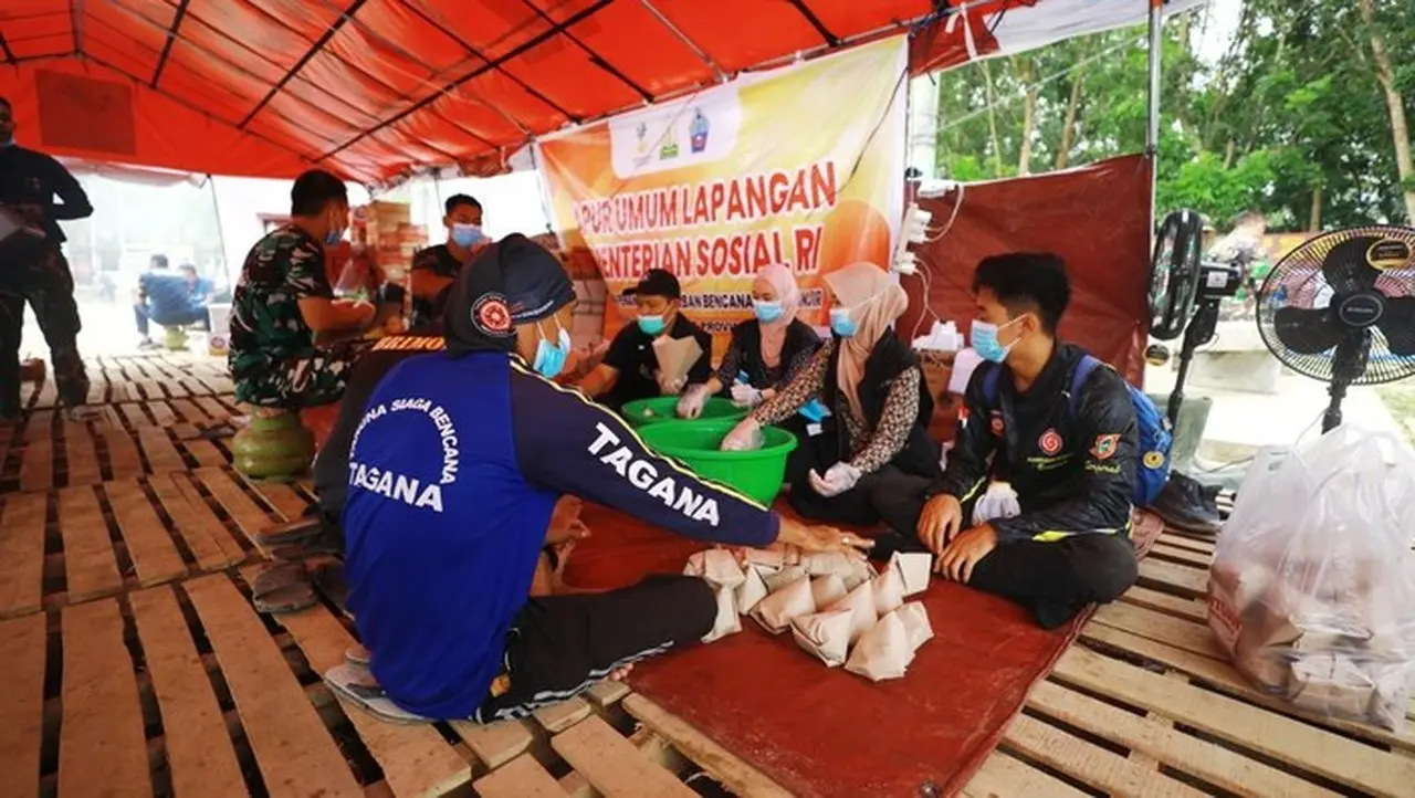 Kemensos Tambah Bantuan Logistik untuk Pengungsi Banjir di Aceh dan Sumatera Barat