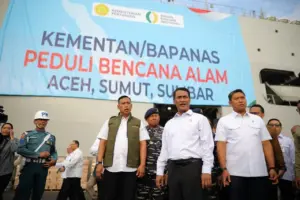 Mentan Amran Lepas Bantuan Bencana Sumatera Tahap II Senilai Rp 10 Miliar via KRI Surabaya