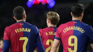 Hansi Flick Senang ‘Pusing’ Pilih Lewandowski atau Ferran Torres di Barcelona