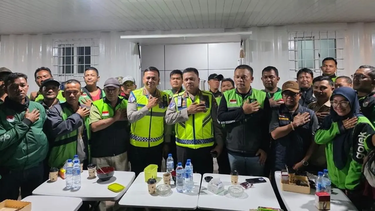 Kakorlantas Polri Apresiasi Shelter Ojol di Medan, Perkuat Sinergi dengan Komunitas Kakorlantas Polri Apresiasi Shelter Ojol di Medan, Perkuat Sinergi dengan Komunitas
