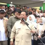 Prabowo Subianto di Langkat: Kami Tidak Akan Tinggalkan Kalian, Para Pengungsi Adalah Keluarga Kami