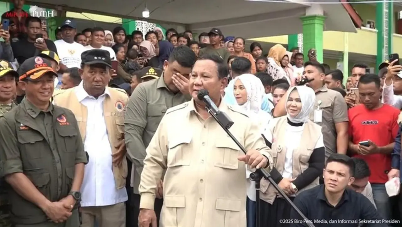 Prabowo Subianto di Langkat: Kami Tidak Akan Tinggalkan Kalian, Para Pengungsi Adalah Keluarga Kami Prabowo Subianto di Langkat: Kami Tidak Akan Tinggalkan Kalian, Para Pengungsi Adalah Keluarga Kami