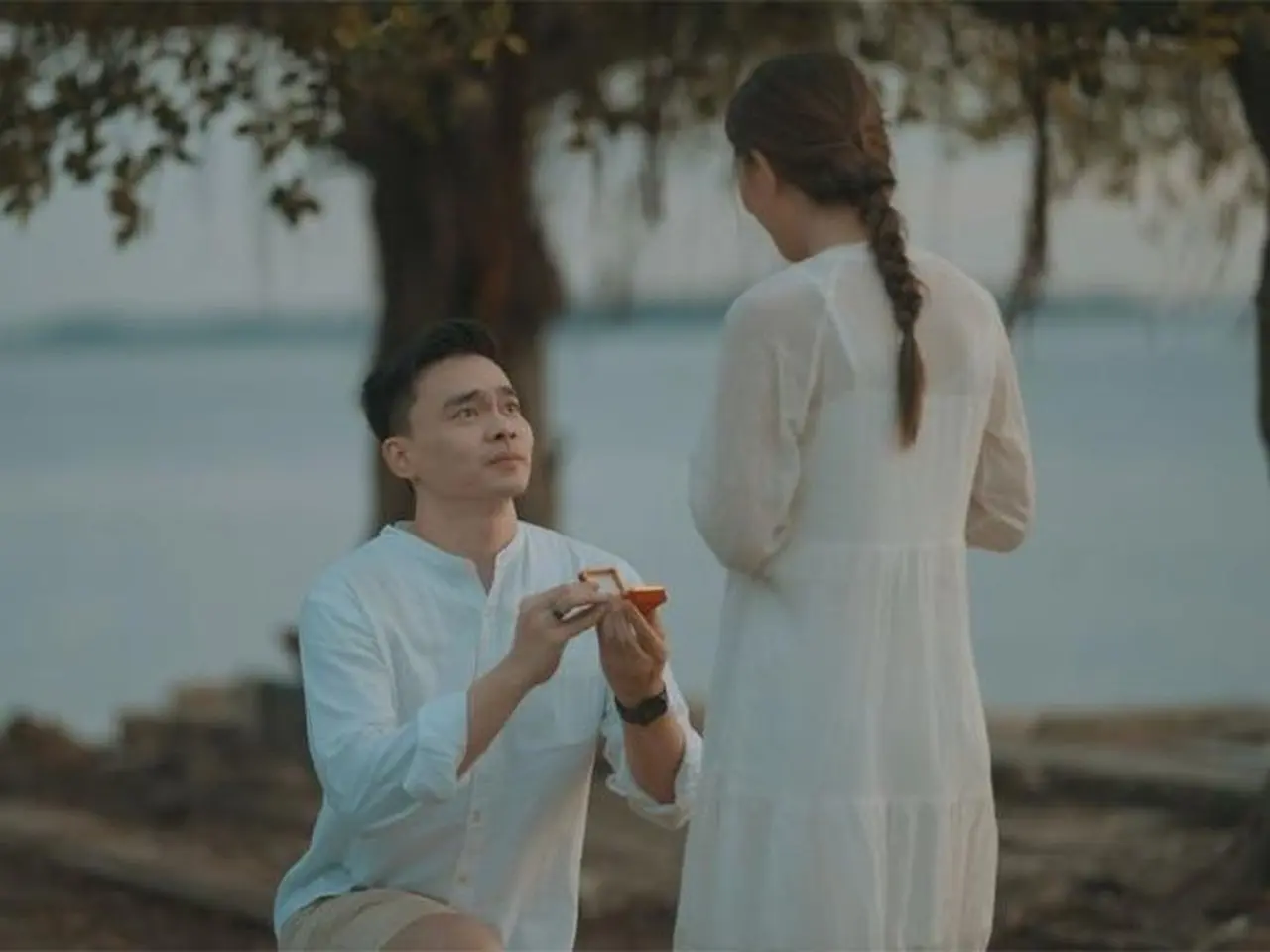 Evelina Tan dan Ivan Kabul Rayakan 2 Tahun Pacaran, Lamaran Romantis di Tepi Pantai