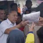 Menko Zulhas Beri Semangat di Dapur Umum SPPG Aceh Tamiang Pascabanjir