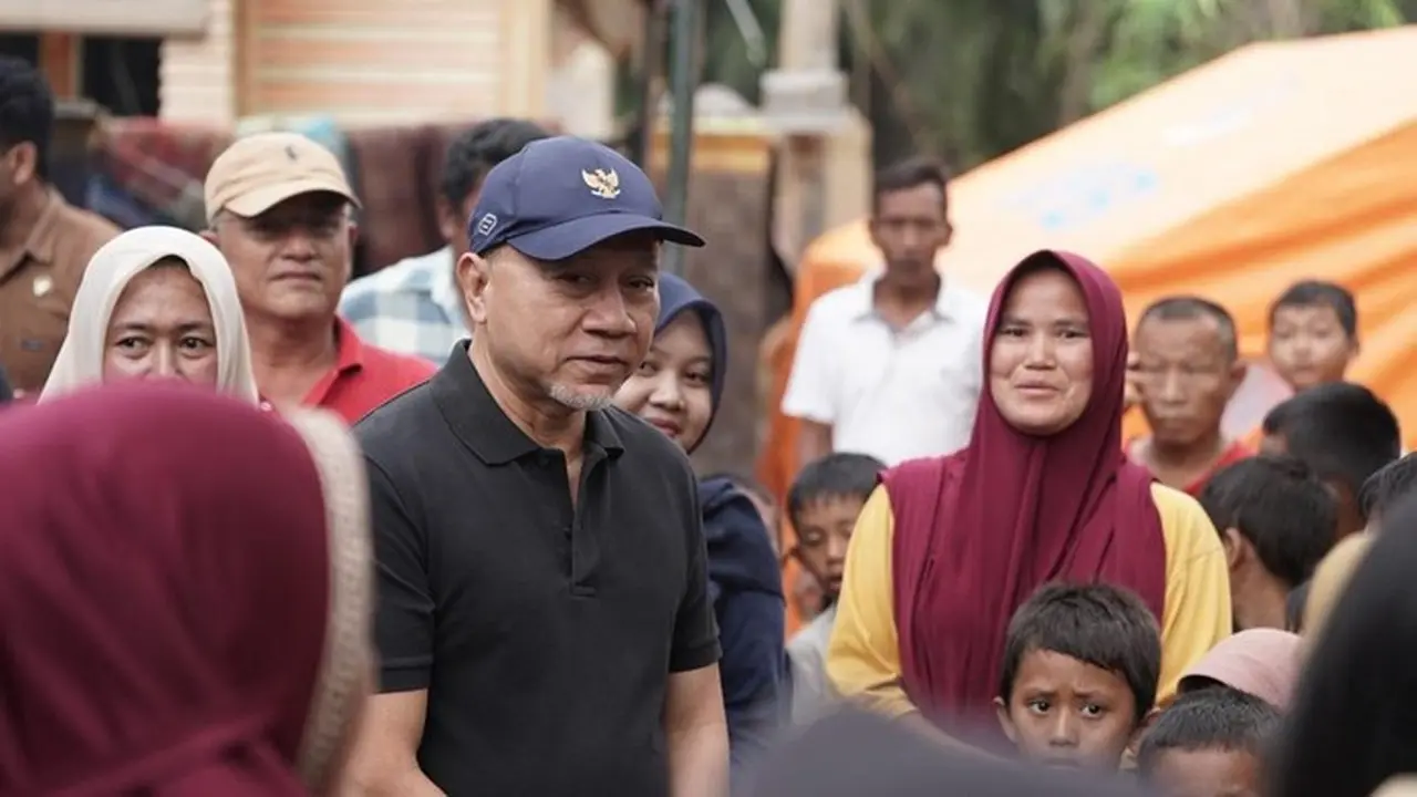 Menko Pangan Zulhas Tinjau Pemulihan Pengungsi Banjir di Aceh Tamiang dan Langsa