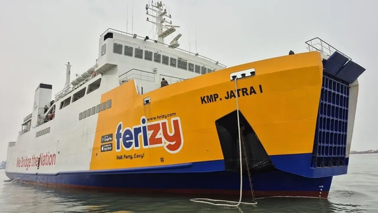 ASDP Kerahkan KMP Jatra I Perkuat Distribusi Bantuan Pascabencana di Sumatera