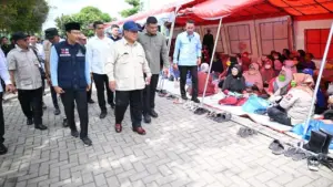 Prabowo dan Tito Tinjau Pengungsi Banjir Langkat, Warga Curhat Soal Tanggul dan Dokumen