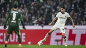 Kevin Diks Cs Tumbang 1-3 dari Wolfsburg di Kandang Sendiri