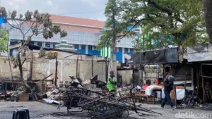 Polda Metro Jaya Beri Bantuan Pedagang Kalibata Pasca Kericuhan Maut