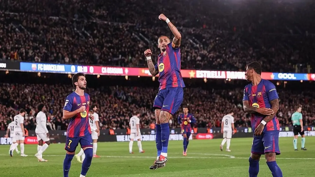 Brace Raphinha Bawa Barcelona Taklukkan Osasuna 2-0, Kokoh di Puncak Klasemen LaLiga Brace Raphinha Bawa Barcelona Taklukkan Osasuna 2-0, Kokoh di Puncak Klasemen LaLiga