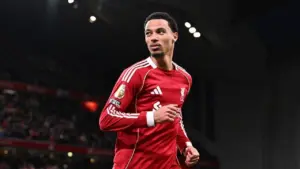 Hugo Ekitike Borong Gol, Liverpool Taklukkan Brighton 2-0 di Anfield