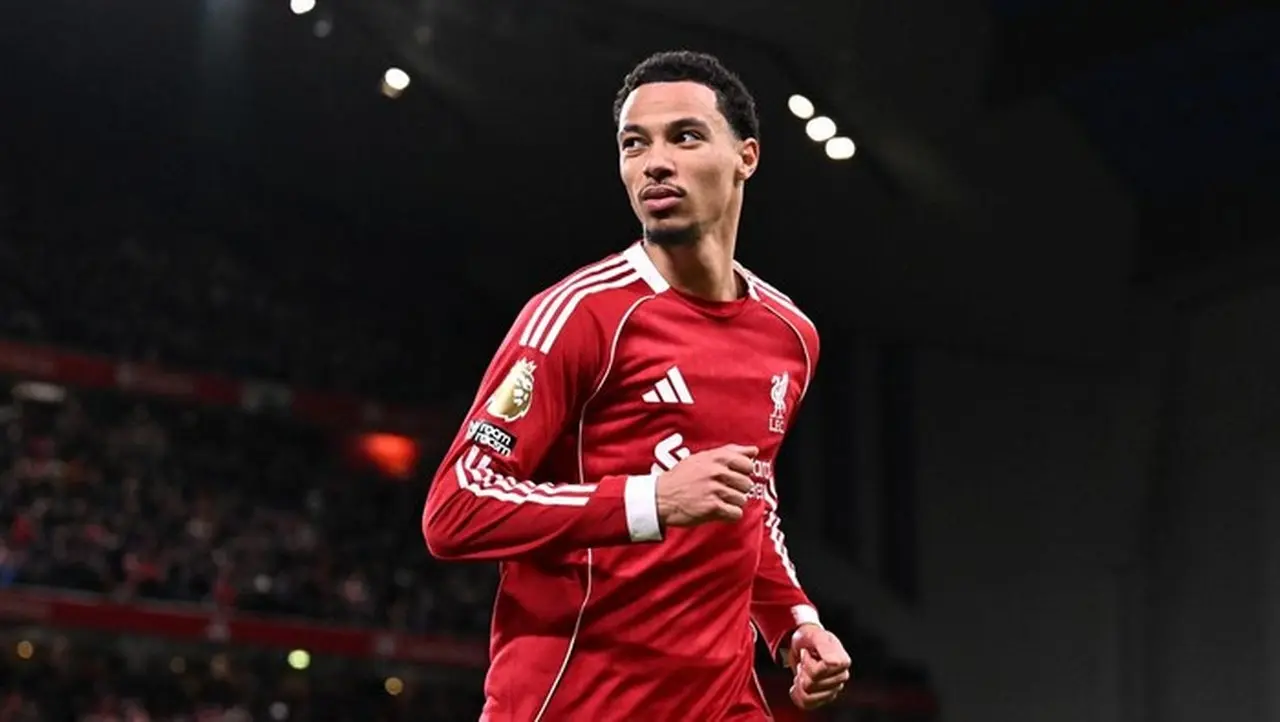 Hugo Ekitike Borong Gol, Liverpool Taklukkan Brighton 2-0 di Anfield