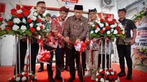 Menteri Koperasi Apresiasi Koperasi Tukangkayu Kembangkan Gula dan Kopi Banyuwangi