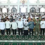 Menteri ATR/BPN Serahkan 2.532 Sertipikat Tanah Wakaf dan Rumah Ibadah di Jawa Timur