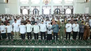 Menteri ATR/BPN Serahkan 2.532 Sertipikat Tanah Wakaf dan Rumah Ibadah di Jawa Timur