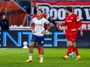 Sam Lammers Cetak Brace, Twente Taklukkan Go Ahead Eagles 2-0 di Eredivisie