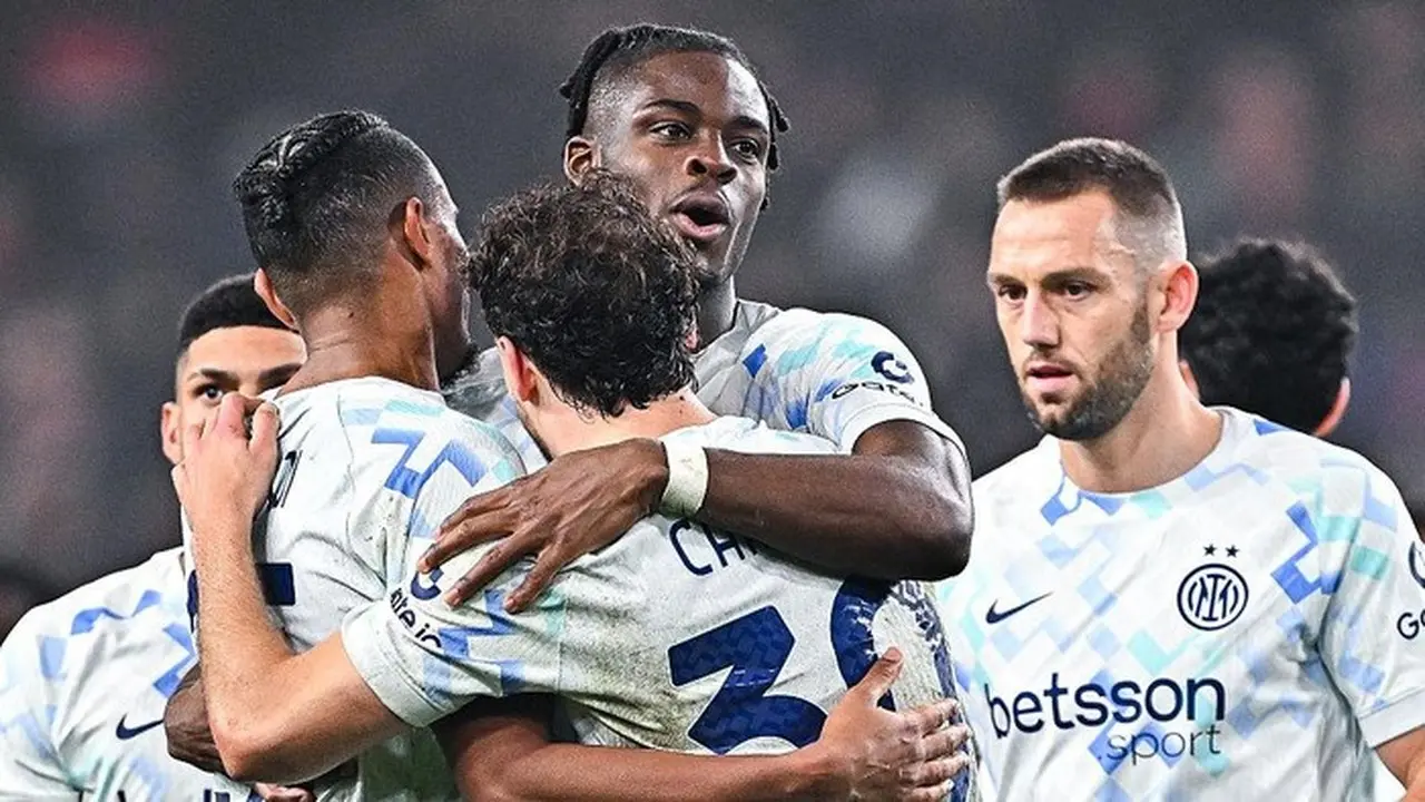 Inter Milan Ambil Alih Puncak Klasemen Liga Italia Usai Kalahkan Genoa 2-1 Inter Milan Ambil Alih Puncak Klasemen Liga Italia Usai Kalahkan Genoa 2-1
