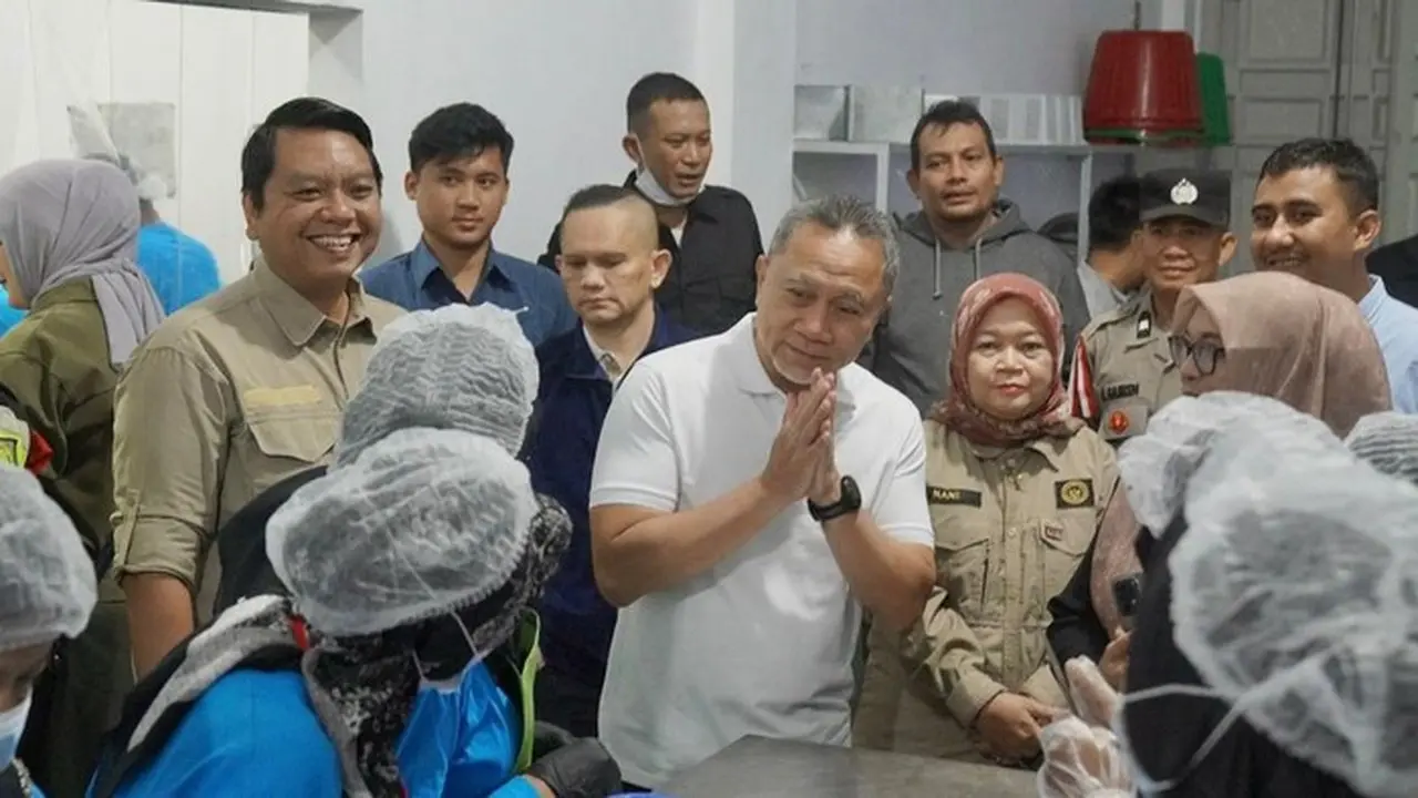 Menteri Zulhas Tinjau Lahan Pertanian Aceh yang Rusak Akibat Banjir dan Longsor