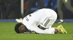 Xabi Alonso Soroti Wasit: Seharusnya Real Madrid Dapat Penalti atas Pelanggaran Vinicius