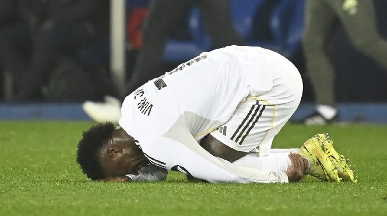 Xabi Alonso Soroti Wasit: Seharusnya Real Madrid Dapat Penalti atas Pelanggaran Vinicius