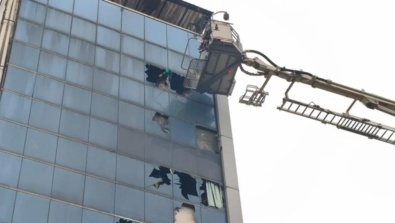 Kebakaran Gedung Jakpus: Asap Tebal, Korban Terjebak Teriak Minta Tolong