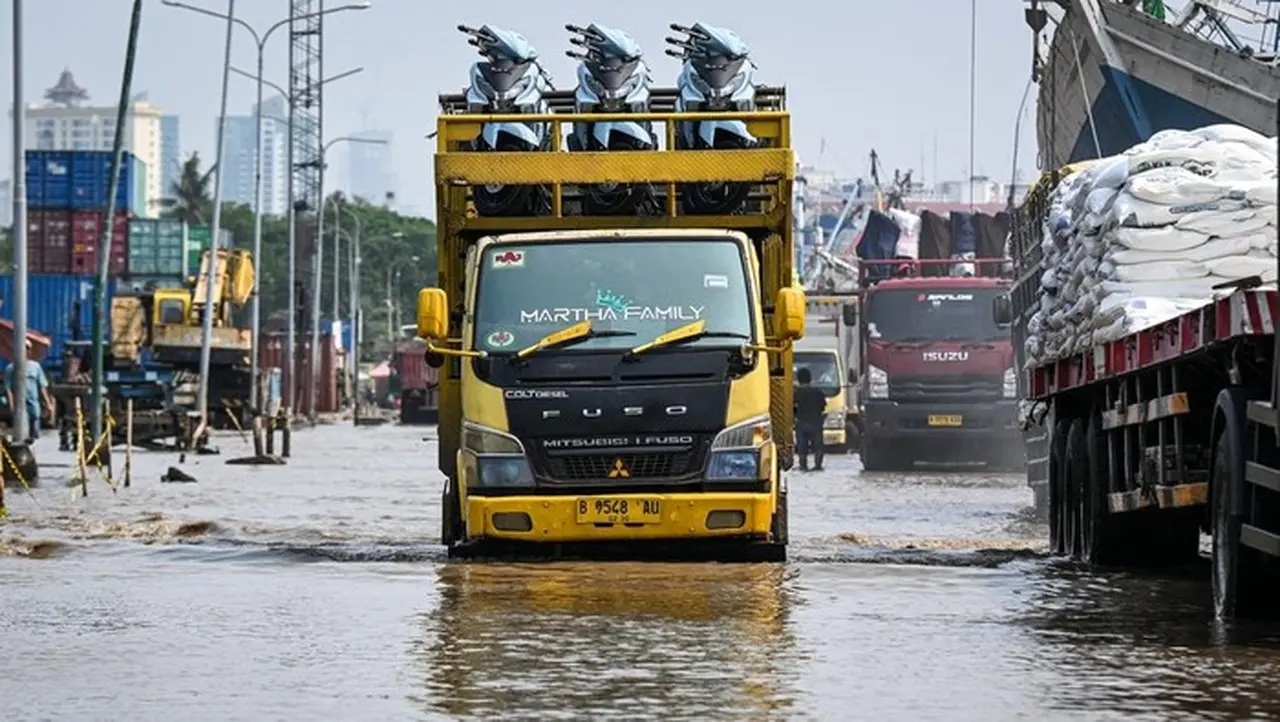 Waspada Banjir Rob di 12 Wilayah Pesisir Jakarta, 16-23 Desember 2025