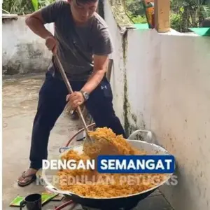 Lapas Sibolga Salurkan Ratusan Porsi Nasi Goreng dan Air Bersih untuk Korban Banjir Tapteng