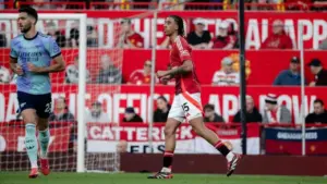 Leny Yoro Antusias Hadapi Bafode Diakite di Laga Manchester United vs Bournemouth