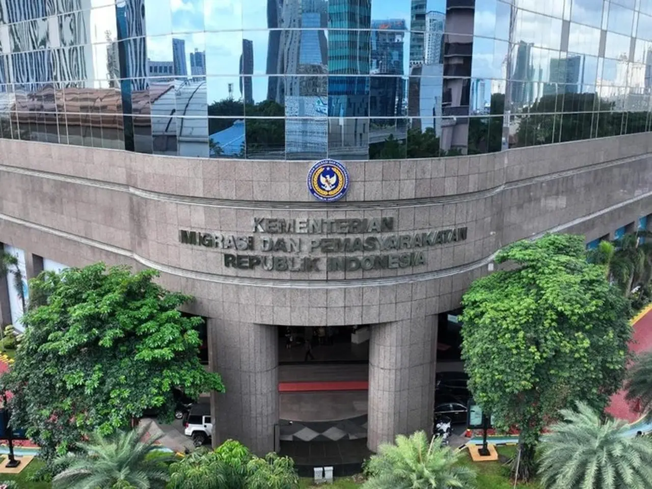 PNBP Imigrasi Lampaui Target 145%, Capai Rp 9,5 Triliun Hingga Akhir November PNBP Imigrasi Lampaui Target 145%, Capai Rp 9,5 Triliun Hingga Akhir November