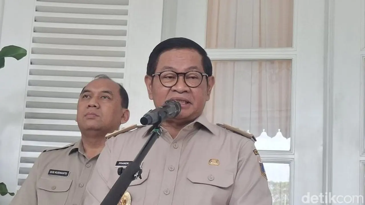 Pramono Anung Pastikan Kerugian Pedagang Pasar Kramat Jati Ditanggung Asuransi