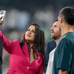 Istri Pejabat India Tuai Kecaman Usai Selfie Tak Sopan dengan Lionel Messi